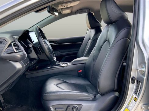 Used 2024 Toyota Camry XSE FWD image 8