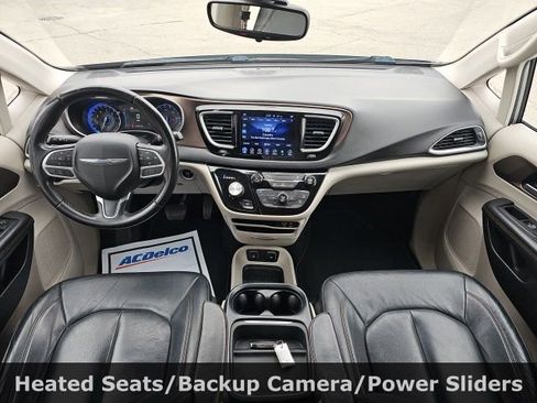 Used 2017 Chrysler Pacifica Touring-L image 23