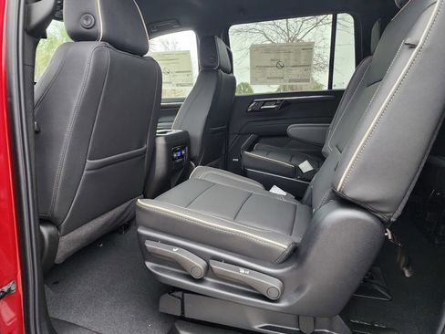 New 2025 Chevrolet Suburban Premier AWD/4WD image 23