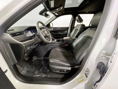 Used 2023 Jeep Grand Cherokee Altitude image 20