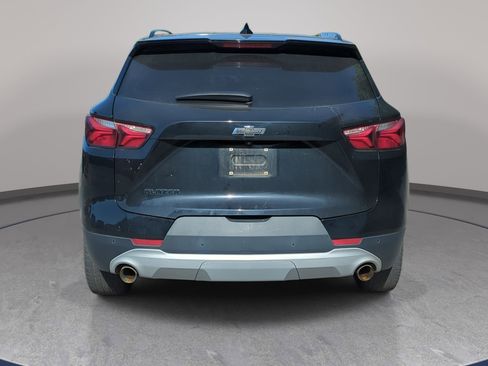 Used 2021 Chevrolet Blazer LT FWD image 2