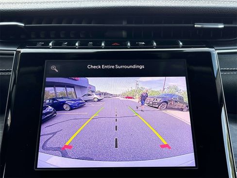 Used 2022 Jeep Grand Cherokee Limited image 25