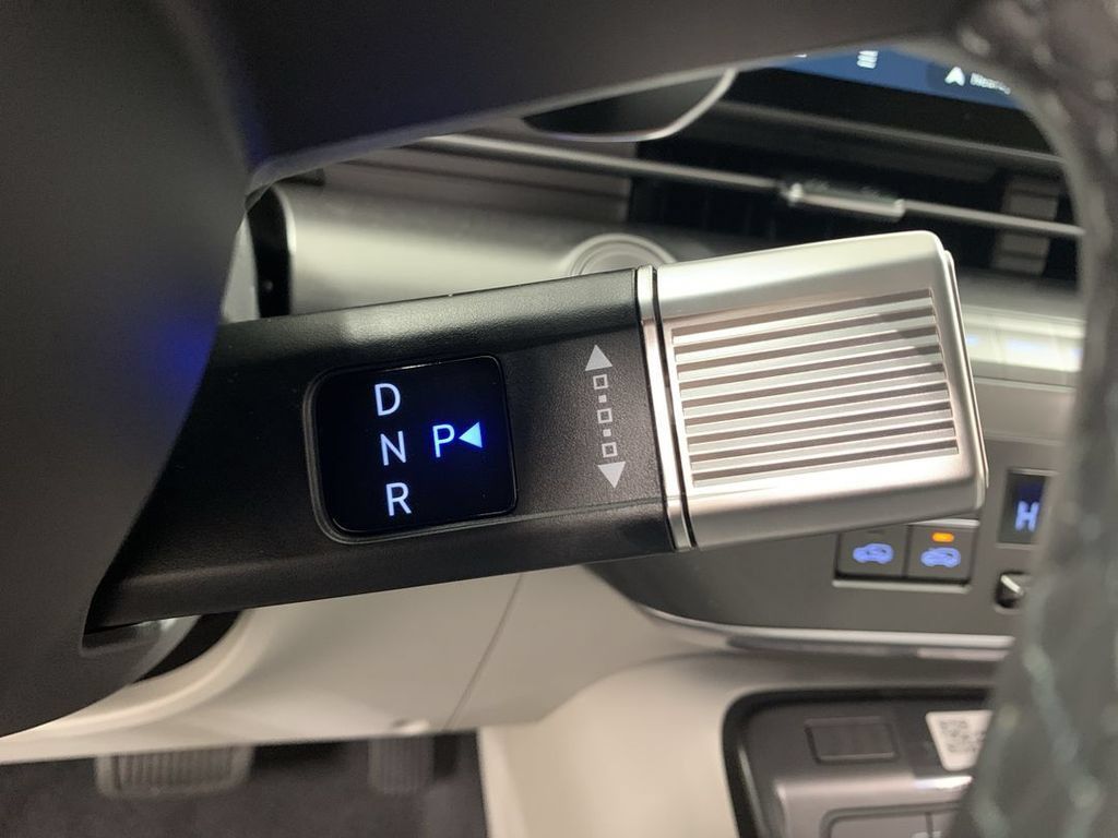 Used 2024 Hyundai Kona SEL w/ Convenience Package AWD/4WD image 18
