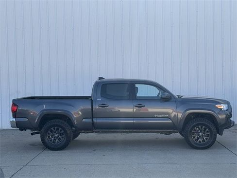 Used 2022 Toyota Tacoma SR5 image 3