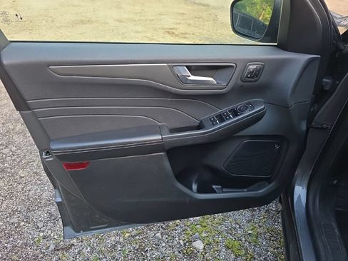 Used 2023 Ford Escape Active w/ Tech Pack #2 AWD/4WD image 13