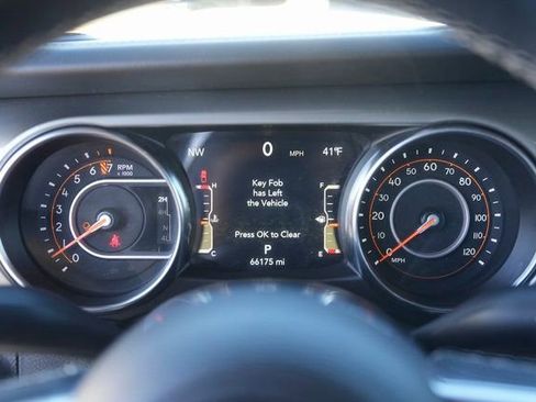 Used 2022 Jeep Gladiator Overland w/ Auxiliary Switch Group image 24