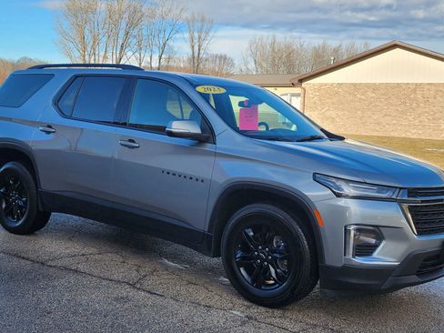 Used 2023 Chevrolet Traverse LT w/ Midnight/Sport Edition image 7