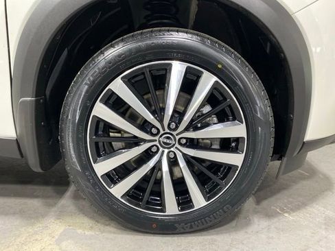 Certified 2024 Nissan Pathfinder Platinum w/ Cargo Package AWD/4WD image 33