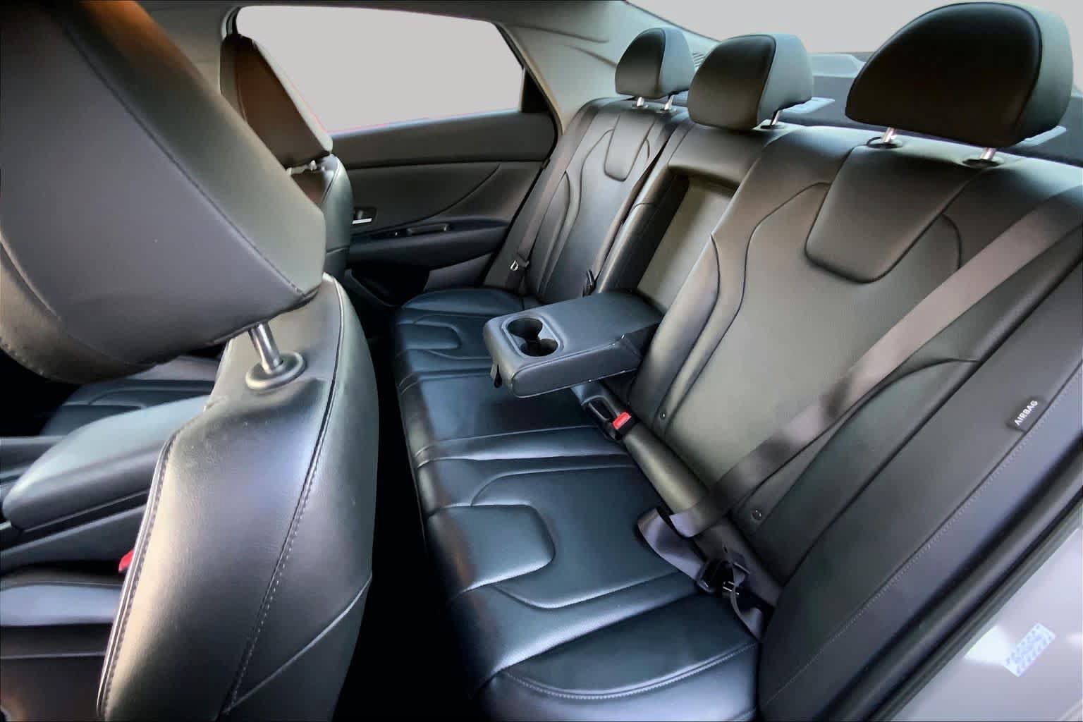 Used 2024 Hyundai Elantra Limited FWD image 18