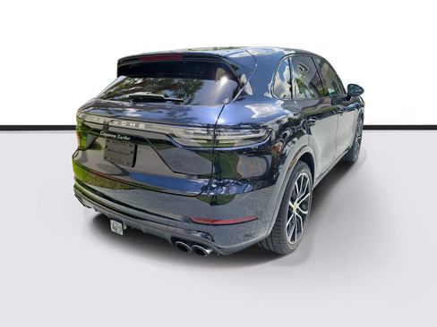 Used 2022 Porsche Cayenne Turbo AWD/4WD image 4