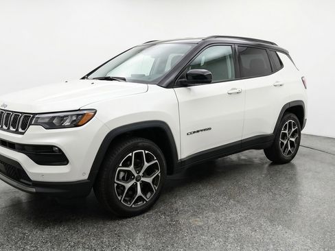 Used 2025 Jeep Compass Limited AWD/4WD image 3