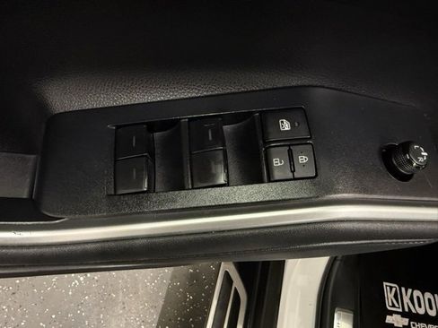 Certified 2023 Toyota Highlander XLE image 10