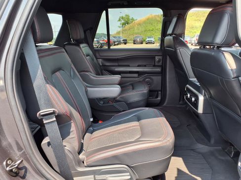 Used 2023 Ford Expedition Limited AWD/4WD image 7