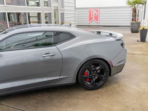 Used 2019 Chevrolet Camaro SS image 5