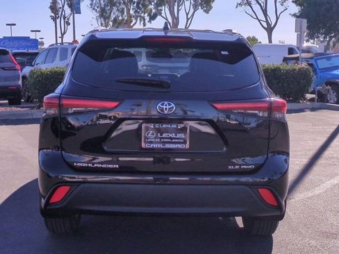 Used 2023 Toyota Highlander XLE image 7