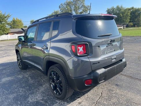 Used 2023 Jeep Renegade Altitude image 2
