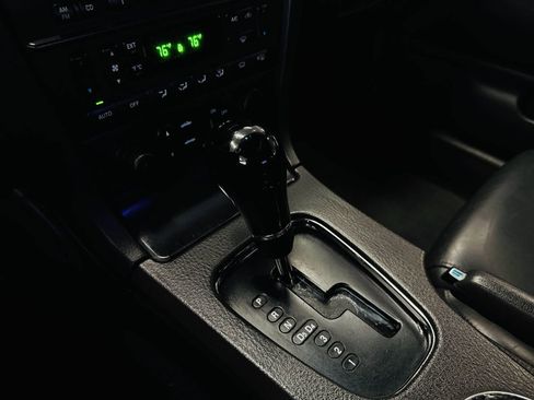 Used 2002 Ford Thunderbird RWD image 32