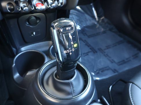 Used 2024 MINI Cooper 2-Door Hardtop image 25