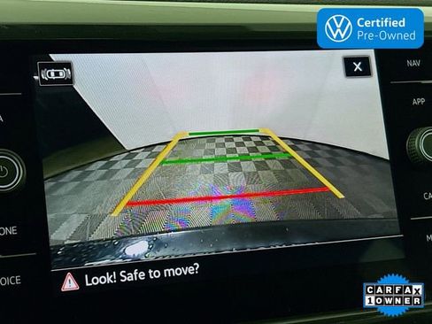 Certified 2022 Volkswagen Taos SEL w/ Panoramic Sunroof Package image 14