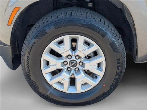 Used 2023 Nissan Frontier SV image 22