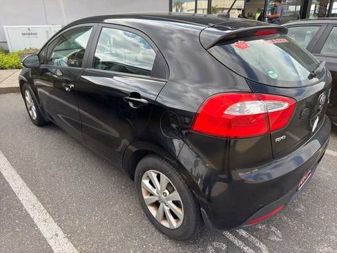 Used 2013 Kia Rio EX w/ Convenience Pkg FWD image 2