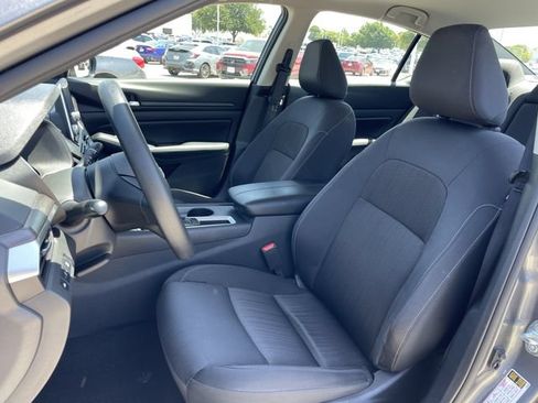 Used 2025 Nissan Altima 2.5 SV FWD image 23