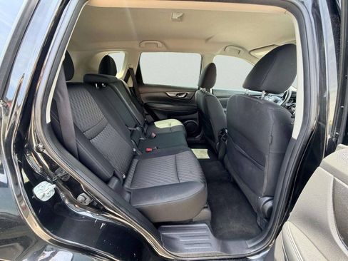 Used 2017 Nissan Rogue SV AWD/4WD image 26