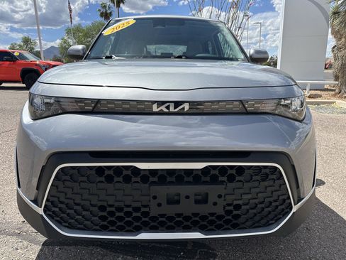 Used 2025 Kia Soul LX FWD image 13