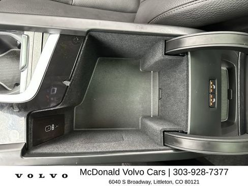 Certified 2025 Volvo XC60 B5 Plus AWD/4WD image 21