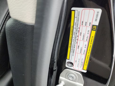 Used 2024 Chrysler Pacifica Touring-L image 58