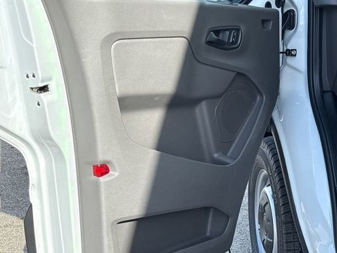 New 2026 Ford Transit 250 148 Medium Roof RWD image 18
