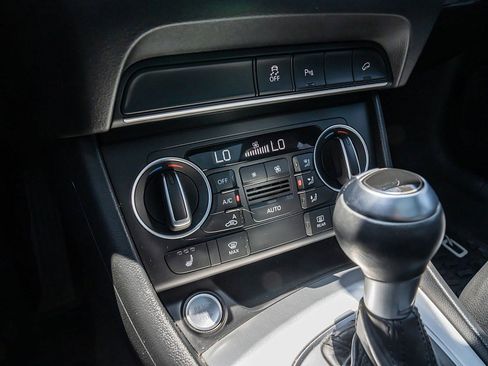 Used 2018 Audi Q3 2.0T Premium Plus w/ Premium Plus Package FWD image 29