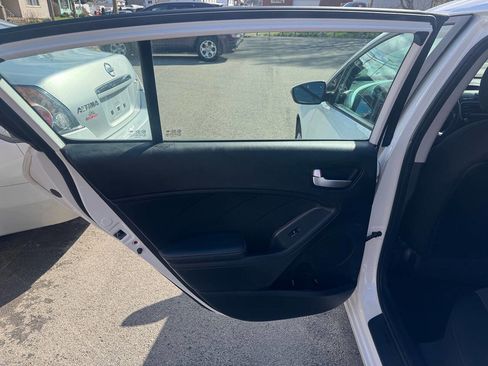 Used 2017 Kia Forte LX image 13