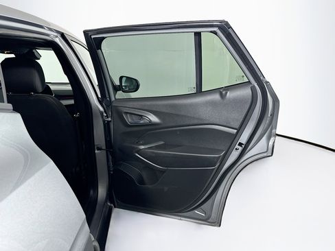 Used 2024 Chevrolet Trax RS w/ Sunroof Package FWD image 29