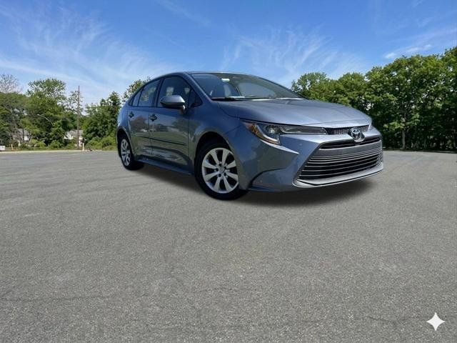 Used 2023 Toyota Corolla LE FWD image 5