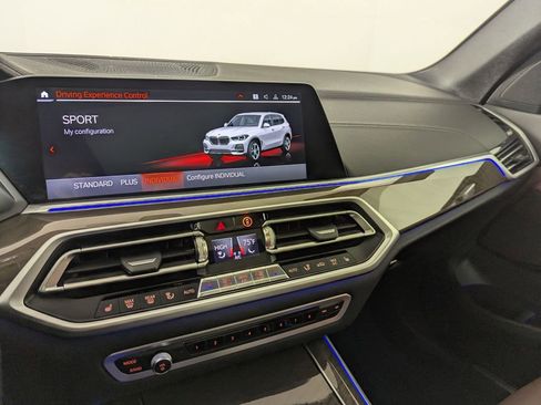 Used 2022 BMW X5 xDrive40i w/ Climate Comfort Package image 7