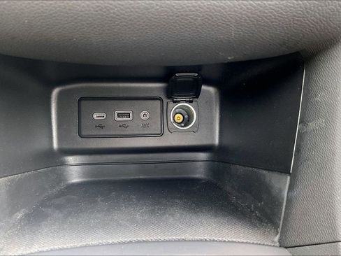 Used 2023 Chevrolet Equinox LT image 19