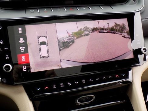 New 2026 Jeep Grand Cherokee Limited w/ Luxury Tech Group II RWD image 19