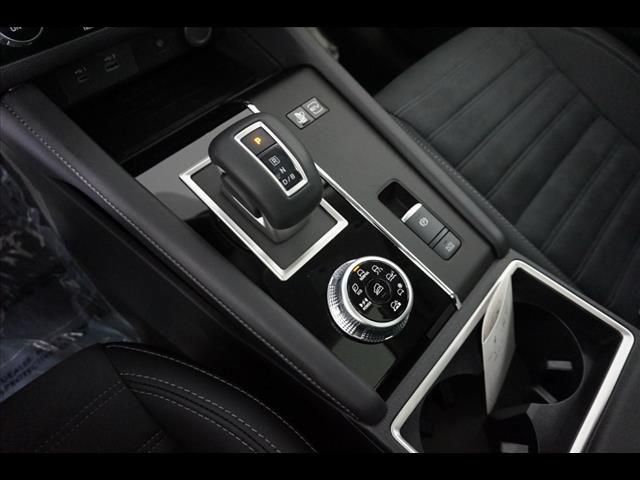 Used 2025 Mitsubishi Outlander SE AWD/4WD image 18