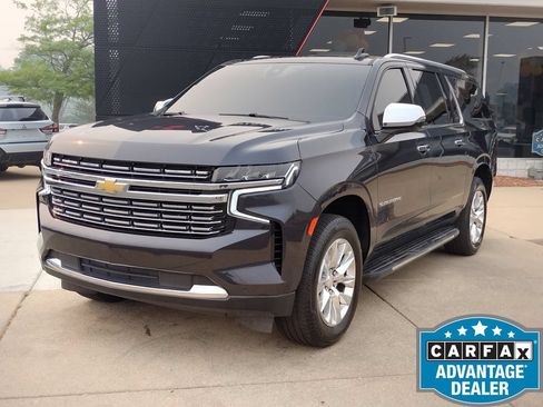 Used 2022 Chevrolet Suburban Premier AWD/4WD image 1