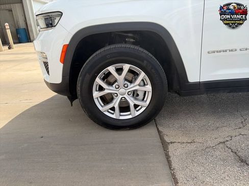 Certified 2022 Jeep Grand Cherokee Limited AWD/4WD image 27