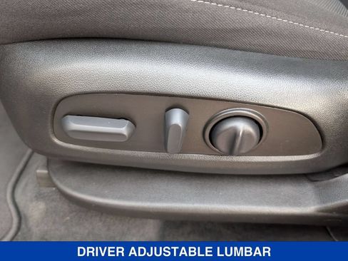 Certified 2023 Chevrolet Traverse LT AWD/4WD image 15