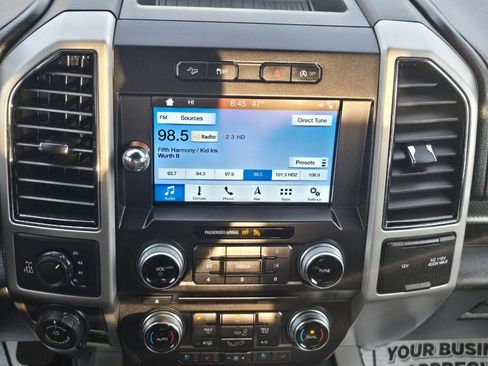 Used 2018 Ford F150 Lariat w/ Equipment Group 502A Luxury image 9