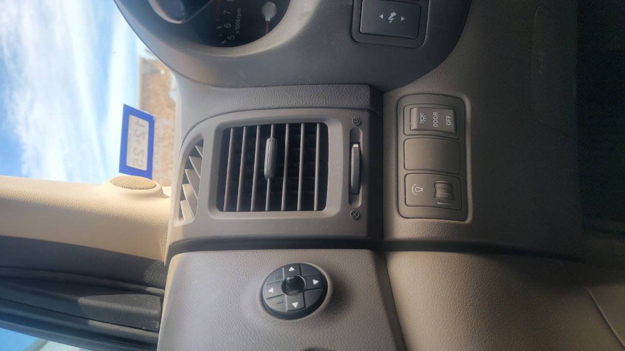 Used 2012 Kia Sedona EX w/ Luxury Pkg FWD image 20