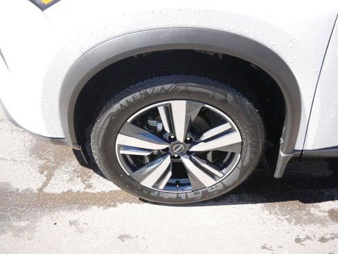 Certified 2024 Nissan Rogue SL image 9