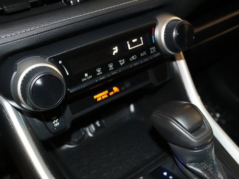 Used 2021 Toyota RAV4 LE image 49