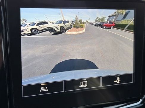 Certified 2023 Chevrolet Traverse LT FWD image 19