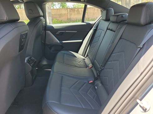 Used 2024 BMW 530i RWD image 15