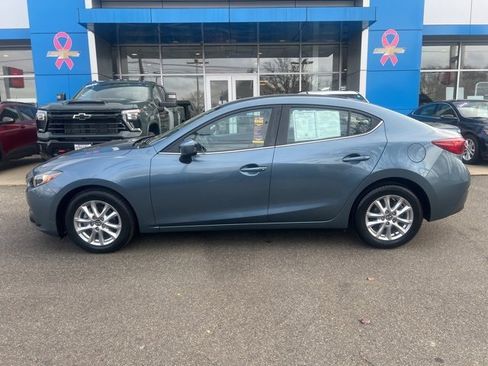 Used 2016 MAZDA MAZDA3 i Touring image 3