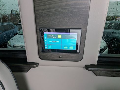 Used 2022 Mercedes-Benz Sprinter 144 Cargo image 11